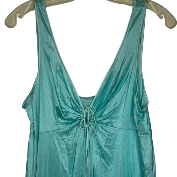 Vintage Vassarette Nylon Nightgown - Picture 2 of 6